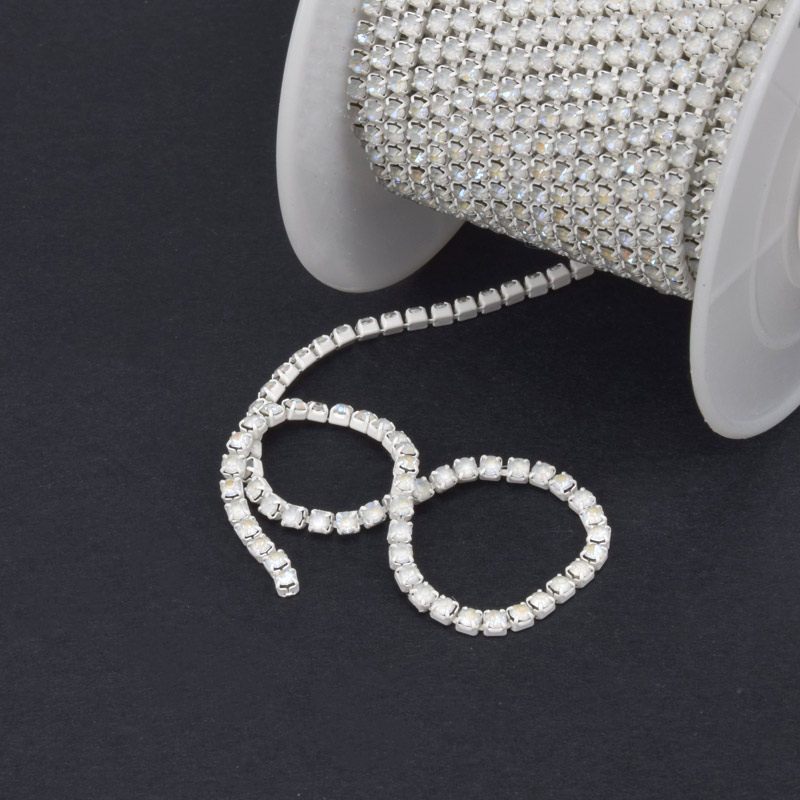 Стразовая цепь SS6 - 2,0 мм, Белая, Стразы стеклянные белые опал (ZEP-061040)