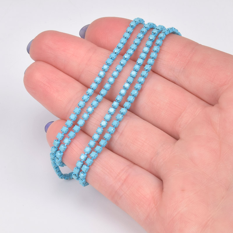 Стразовая цепь SS6 - 2,0 мм, Голубая, Стразы стеклянные голубые опал (ZEP-061031)