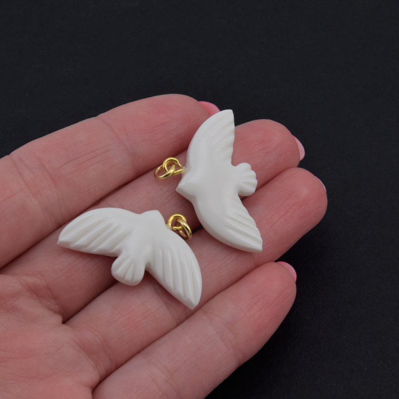 Підвіска Горлиця з полімерної глини, 30х17 мм, Біла (POD-058991)