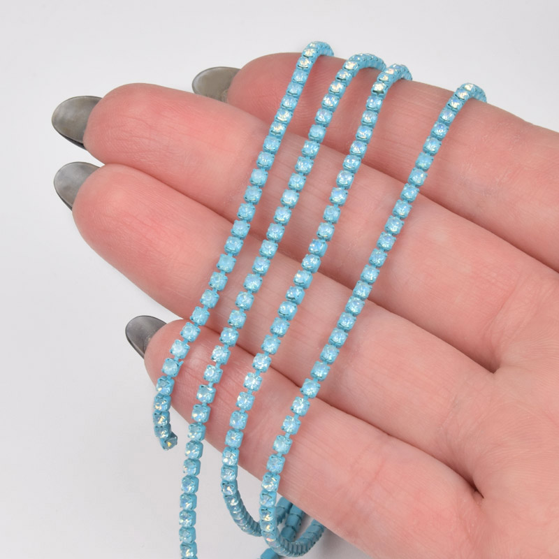 Стразовая цепь SS6 - 2,0 мм, Голубая, Стразы стеклянные голубые хамелеон (ZEP-061022)