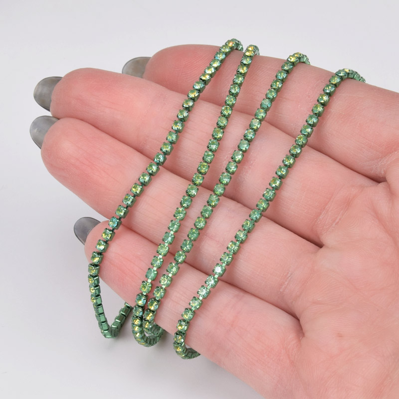 Стразовая цепь SS6 - 2,0 мм, Зеленая, Стразы стеклянные зеленые хамелеон (ZEP-061020)