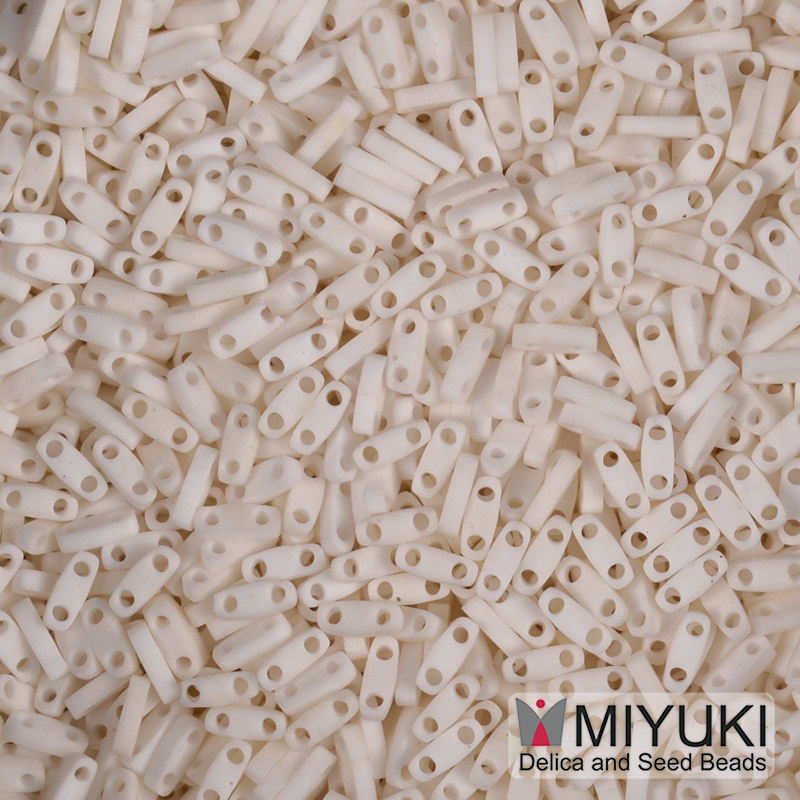 Бісер японський Miyuki QUARTER TILA №2021, 5х1,2 мм, Кремовий матовий (BIS-053277)
