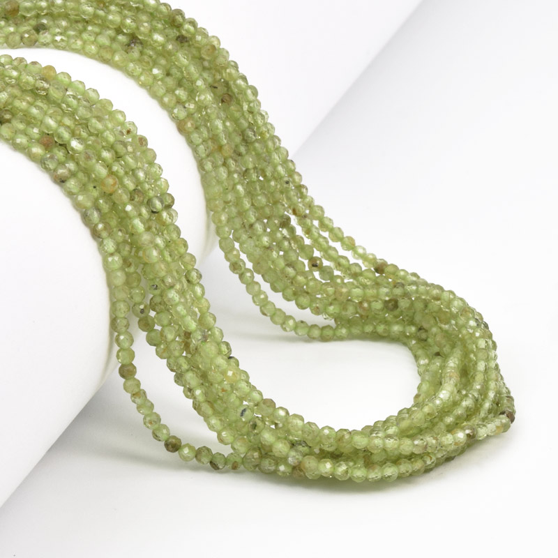 Намистини Перидот, Натур. камінь, 2-2,5 мм, Круглі грановані (BUS-058202)