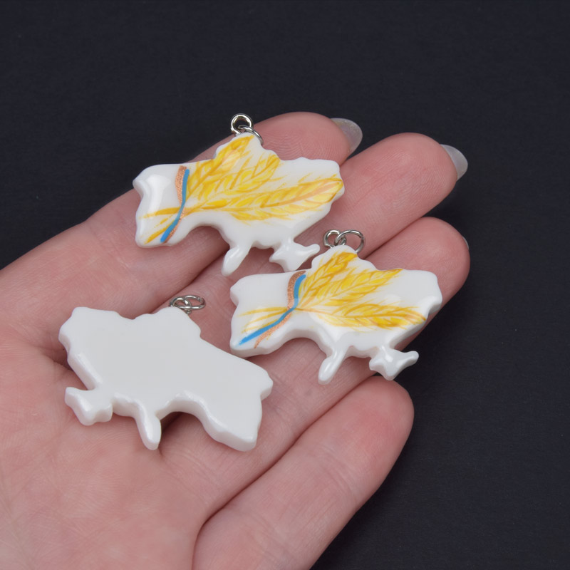 Підвіска Карта України з полімерної глини, 32х26 мм, З малюнком (POD-059391)