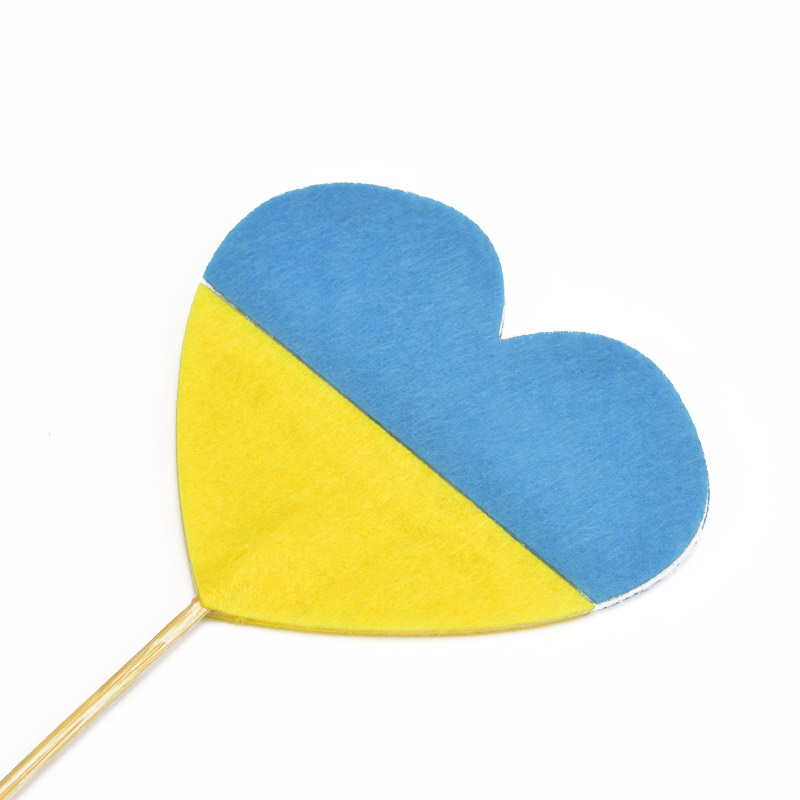Декоративний виріб з фетру топер "Серце України", 8х7 см (FLT-056570)