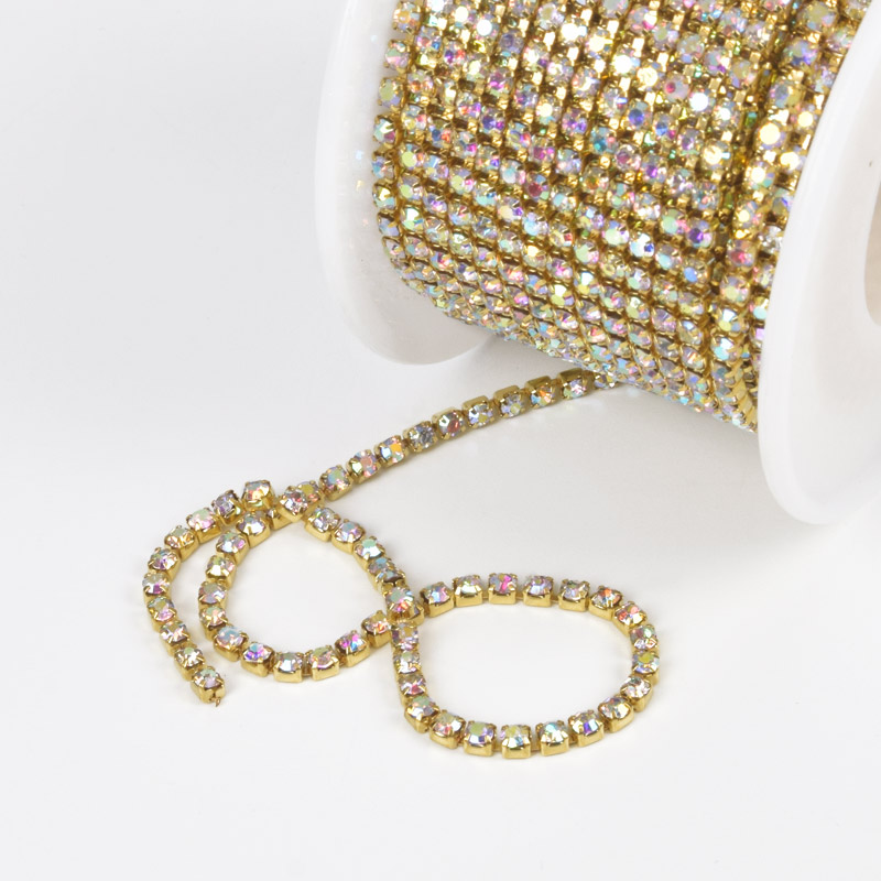 Стразовая цепь SS8 (2,4 мм), Золото, Стразы стеклянные белые АВ (ZEP-061013)