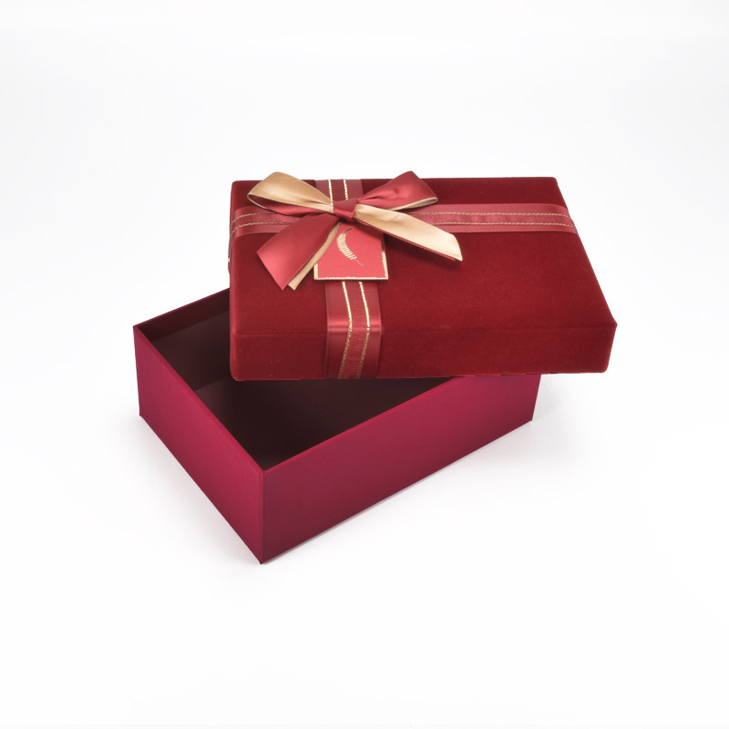 Подарункова коробка Оксамитова прямокутна, 17,5х12,5х6,5 см, Бордова (UPK-060636)