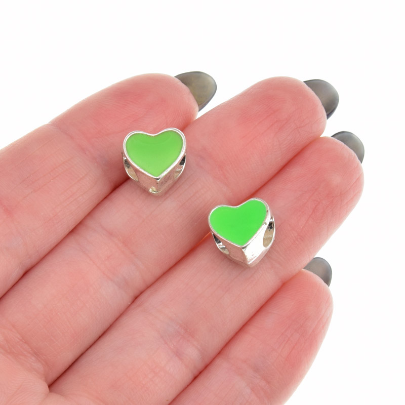 Намистини мет. Серце салатове, 10х10 мм, Світле срібло (BUS-006951)