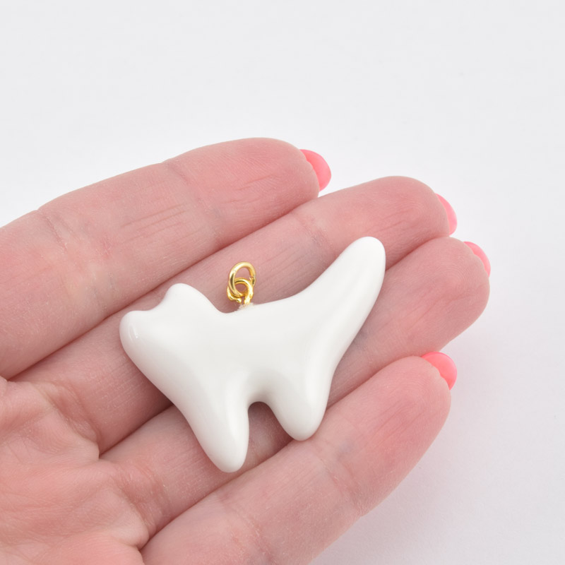 Подвеска Котик из полимерной глины, 40х27 мм, Белая (POD-058998)