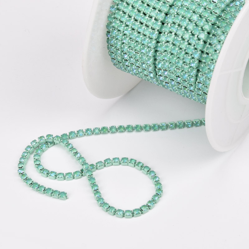 Стразовий ланцюг SS6 - 2,0 мм, М'ятний, Стрази скляні салатові опал (ZEP-061039)