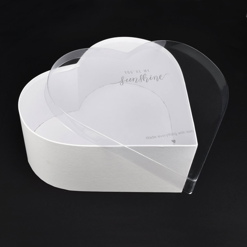 Подарункова коробка Серце з прозорою кришкою, 28х25х11 см, Біла (UPK-060647)