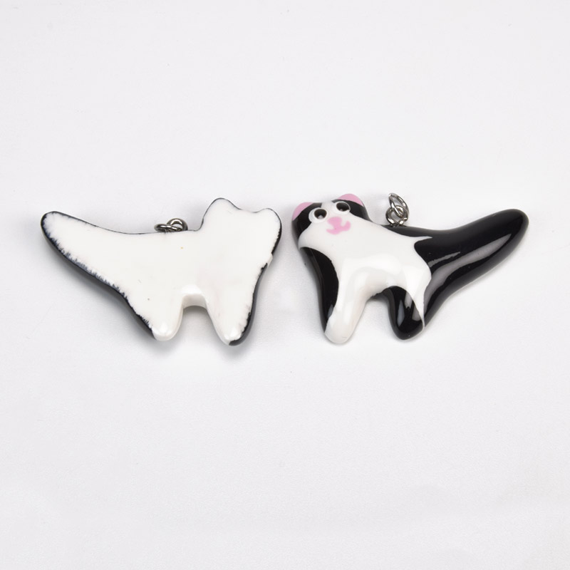 Підвіска Котик з полімерної глини, 40х27 мм, Чорно-білий (POD-059379)