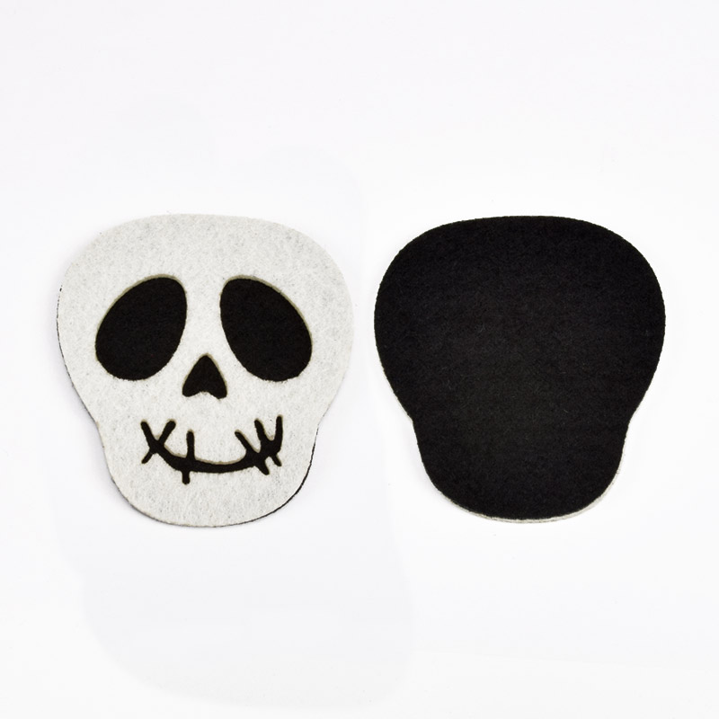 Декоративний виріб із фетру Череп, 7х6,5 см, Чорно-білий (FLT-056318)