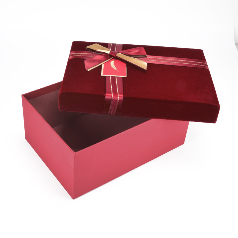 Подарункова коробка Оксамитова прямокутна, 22,5х16х10 см, Бордова (UPK-060638)