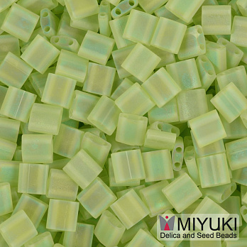 Бісер японський Miyuki TILA №143FR, 5х5 мм, Салатовий матовий АВ (BIS-053195)